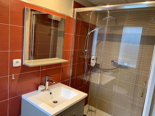 Chambre Independante Chez Particuliers Avec Salle De Bain Privative Anse Eksteriør bilde